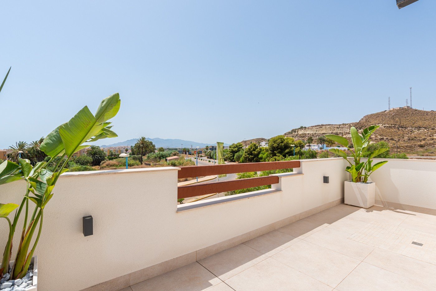  Die Villa Laguna Azul im prestigeträchtigen Residencial Monte Carmelo de Vera in Almería ist die perfekte Kombination aus modernem Design, Komfort un