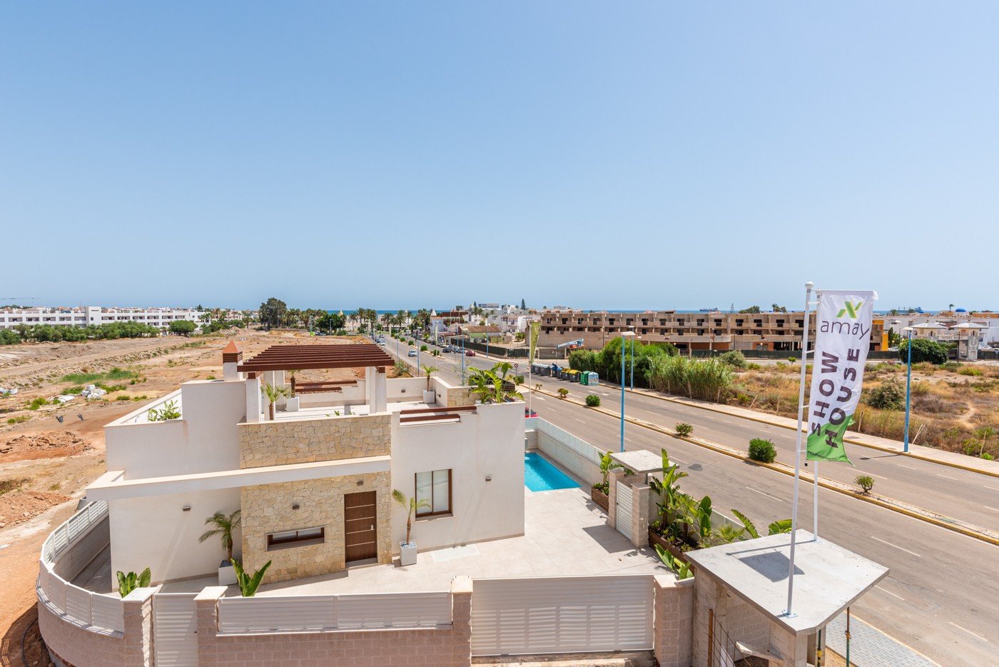  Die Villa Laguna Azul im prestigeträchtigen Residencial Monte Carmelo de Vera in Almería ist die perfekte Kombination aus modernem Design, Komfort un