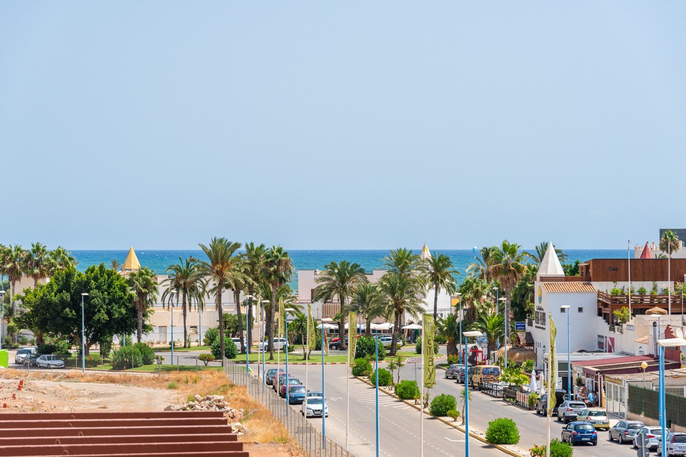 Die Villa Laguna Azul im prestigeträchtigen Residencial Monte Carmelo de Vera in Almería ist die perfekte Kombination aus modernem Design, Komfort un