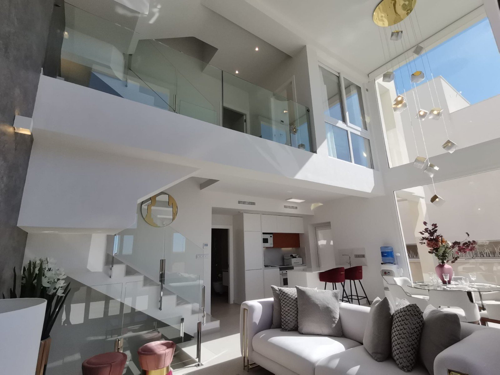 Das Residencial Villas Las Lagunas liegt in einer der schönsten und ruhigsten Gegenden zwischen Ciudad Quesada und Pueblo Bravo. Das Projekt besteht