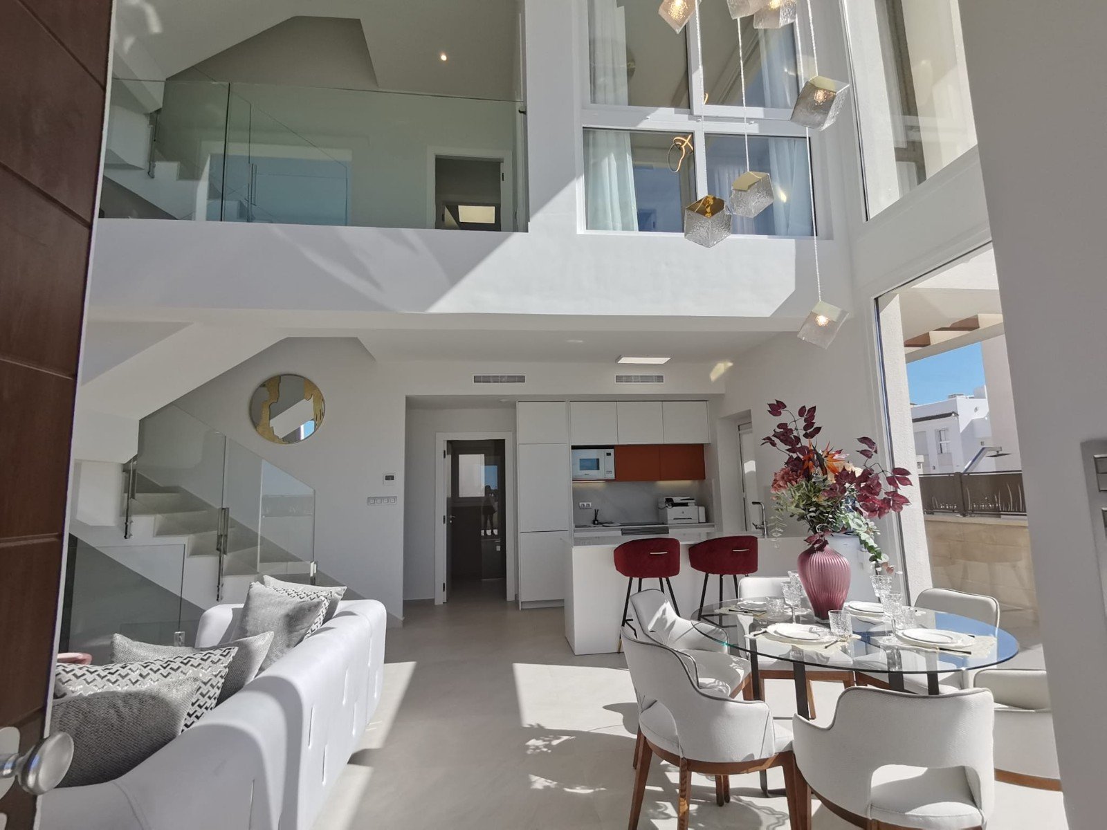 Das Residencial Villas Las Lagunas liegt in einer der schönsten und ruhigsten Gegenden zwischen Ciudad Quesada und Pueblo Bravo. Das Projekt besteht