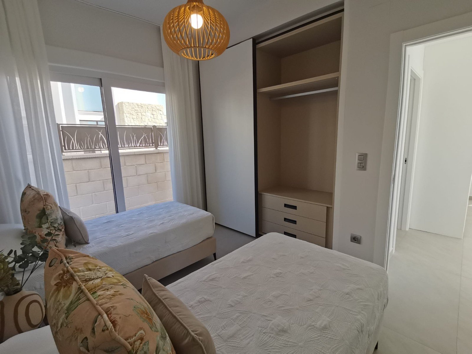 Das Residencial Villas Las Lagunas liegt in einer der schönsten und ruhigsten Gegenden zwischen Ciudad Quesada und Pueblo Bravo. Das Projekt besteht